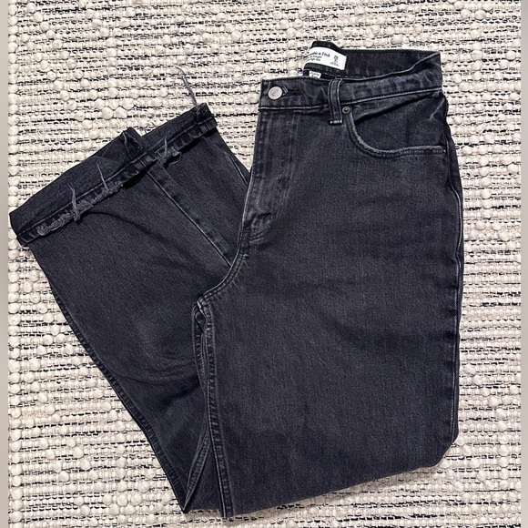 Abercrombie & Fitch The 90’s Straight Ultra High Rise Curve Love Jeans - Picture 2 of 9